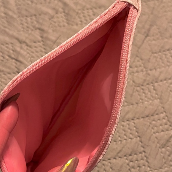 Princess Makeup Bag 👑 - Picture 3 of 4